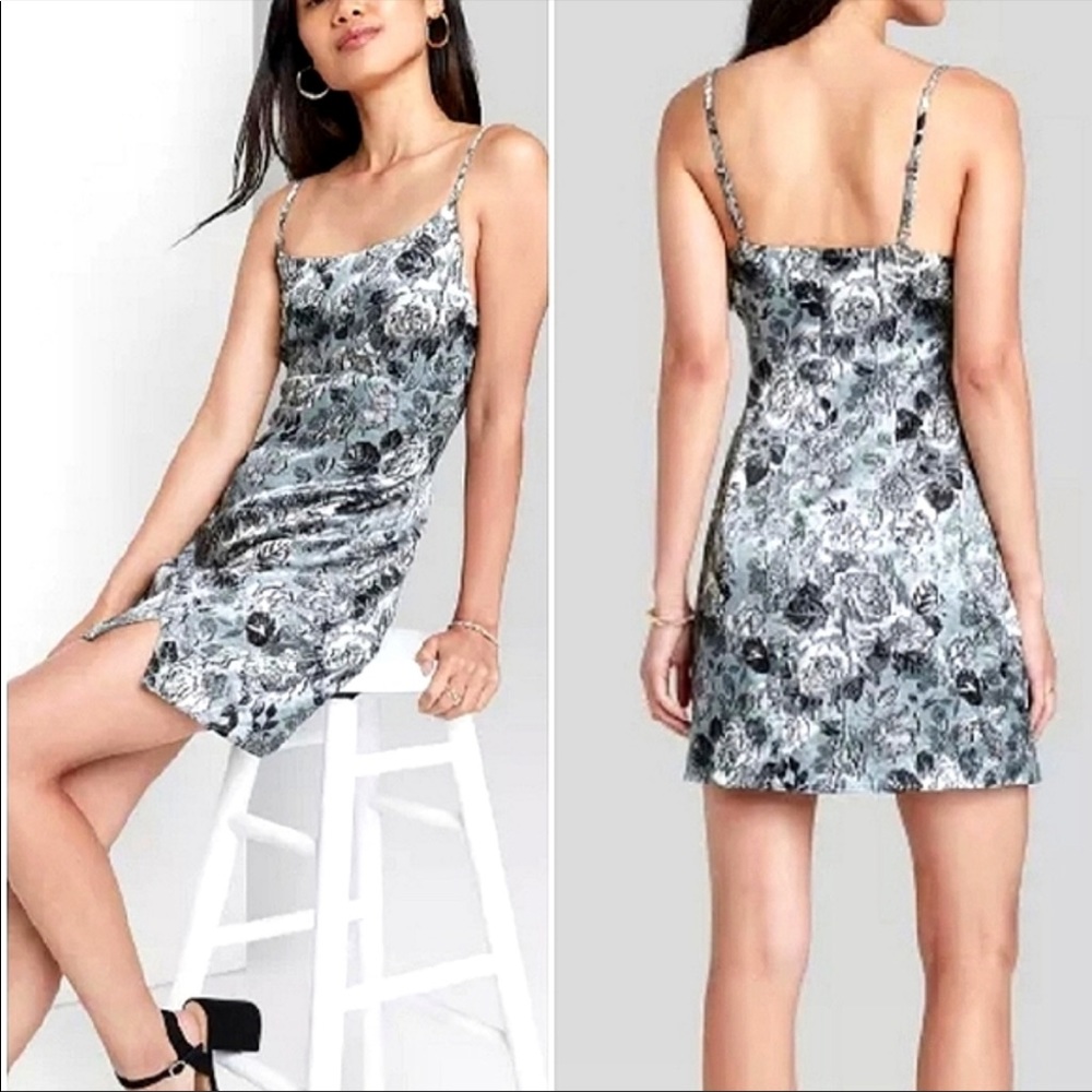 🍀 3/$30 NWT! Wild Fable Blue Floral Shiny Mini Dress!